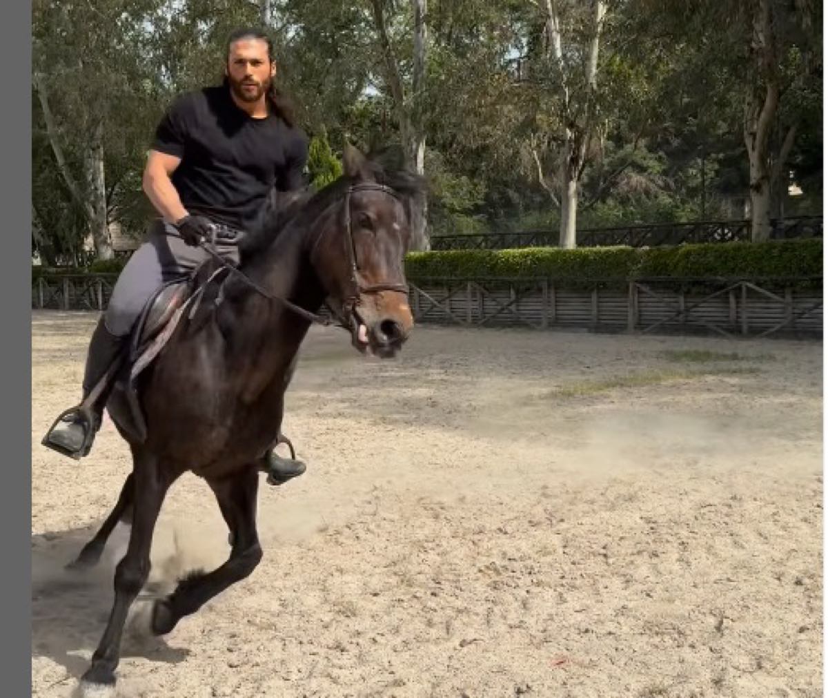 Can Yaman si è fatto male sul set, le riprese iniziano nel peggiore dei modi