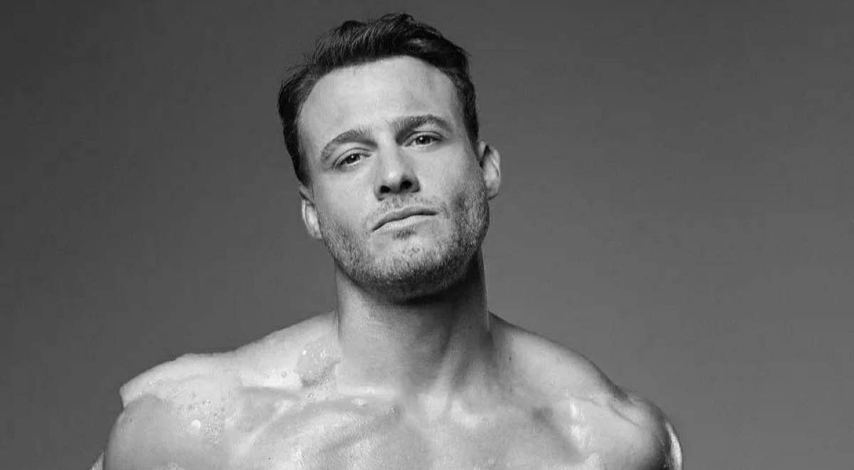 Kerem Bursin un fisico da sballo che supera anche quello di Can Yaman (foto)