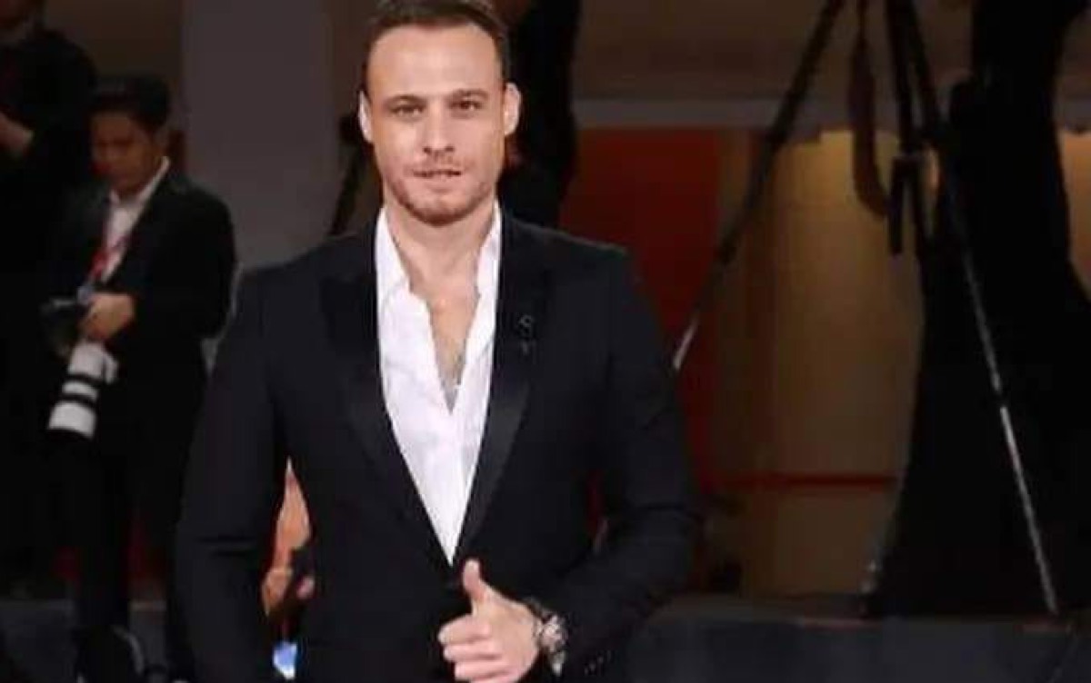 Kerem Bursin la stella più bella del festival di Venezia mentre Can Yaman era assente