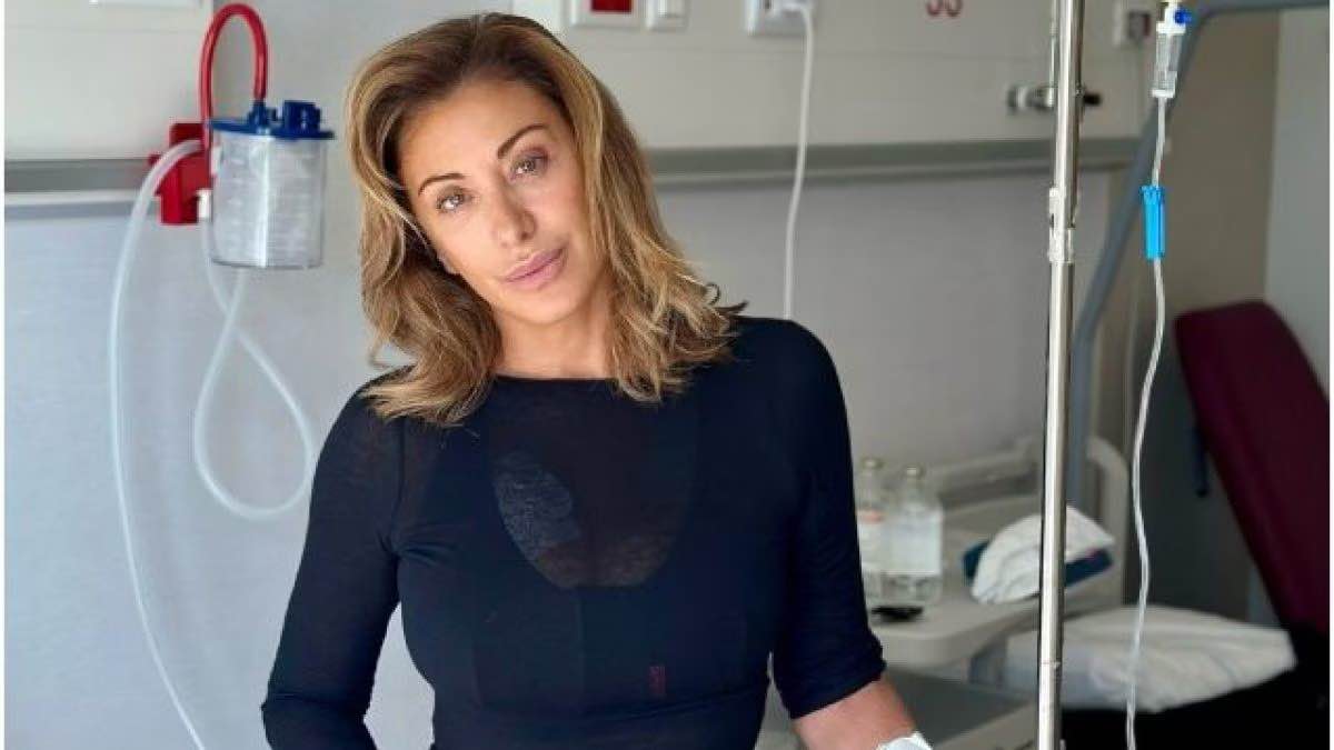 Sabrina Salerno ricoverata in ospedale per una brutta operazione al seno, c'è qualcosa di maligno