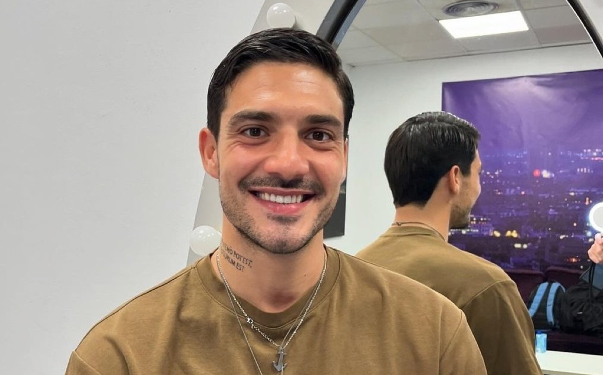 Il succhiotto di Lorenzo Spolverato: è successo qualcosa in aereo tra lui e Shaila?