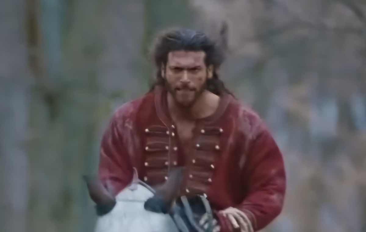 Se vuoi recuperare energie alla fine della giornata devi guardare le foto di Can Yaman