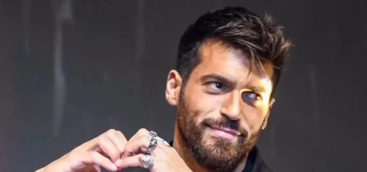 Can Yaman non è più single? La Foto che fa scattare le voci sulla nuova fidanzata!