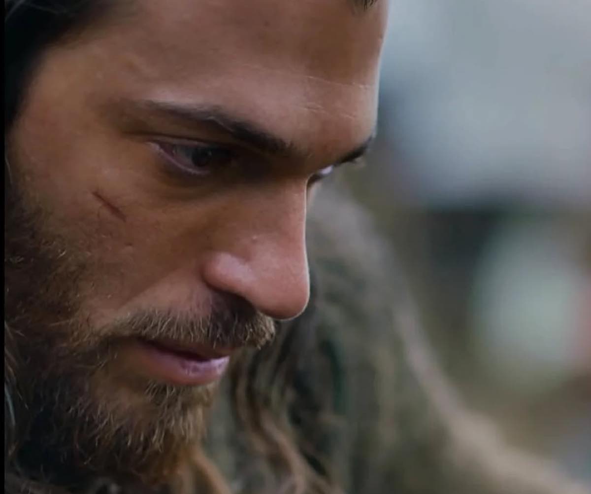 Nuove accuse di Can Yaman a Mediaset ma non è il solo, parole dure per Il Turco
