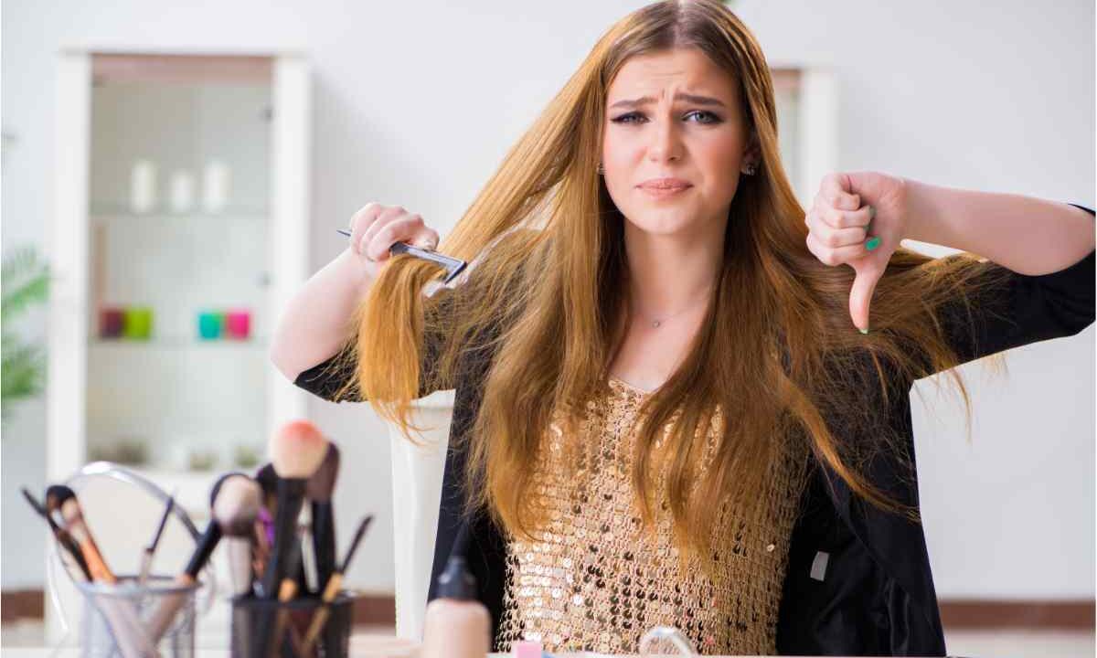 Donna capelli disordine